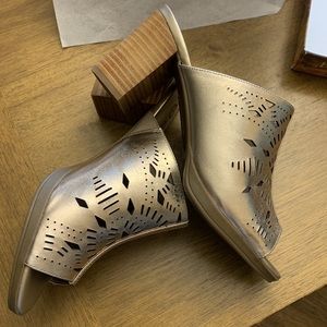 NWT Dolce Vita Strapless Chunky Heels 7WW